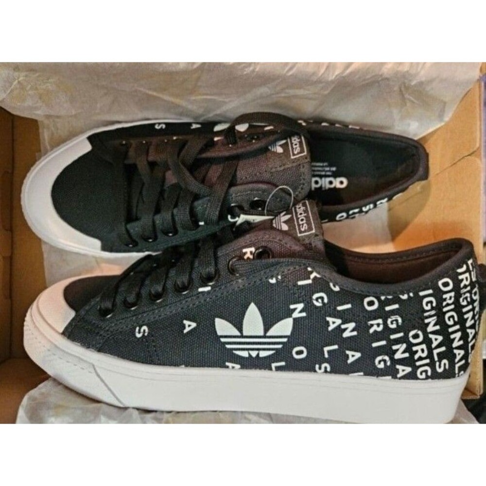 Adidas Sneakers